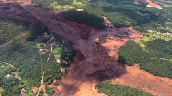 L'effondrement d'un barrage près de Brumadinho au Brésil le 25 janvier 2019 L'effondrement d'un barrage près de Brumadinho au Brésil le 25 janvier 2019