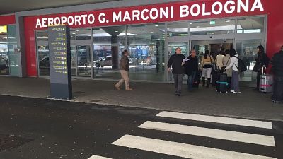 Aereo atterra senza carrello al Marconi Aereo atterra senza carrello al Marconi
