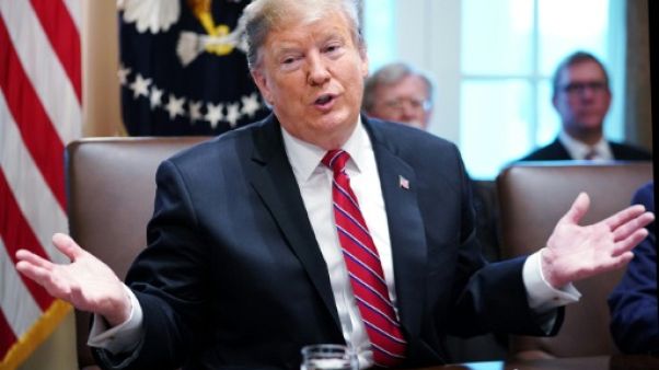 Donald Trump parle aux journalistes à la Maison Blanche le 12 février 2019 Donald Trump parle aux journalistes à la Maison Blanche le 12 février 2019