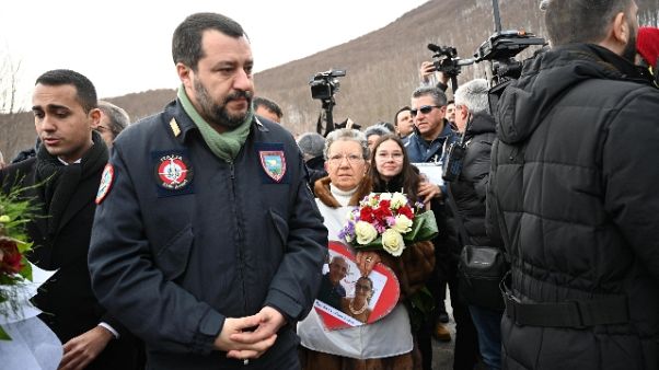 Di Maio, M5S è l'unico argine al Cav Di Maio, M5S è l'unico argine al Cav