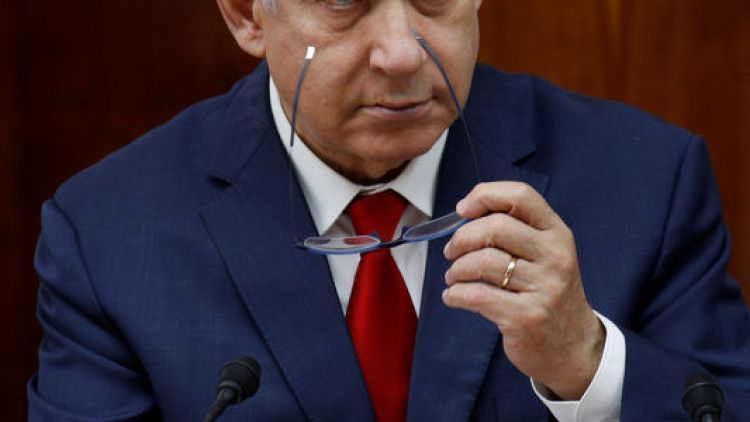 نتنياهو يلتقي وزير خارجية عمان ويلمح لتقارب دول عربية أخرى مع إسرائيل