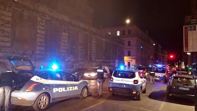 Rissa tifosi a Roma, tre accoltellati Rissa tifosi a Roma, tre accoltellati