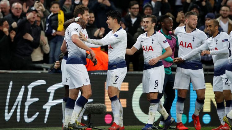 Tottenham's Son lauds 'unbelievable' team mate Vertonghen