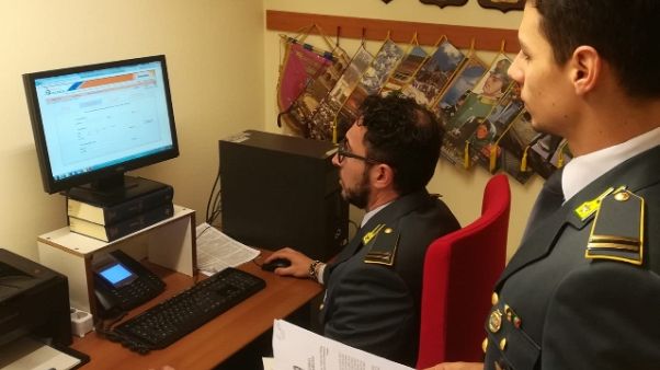 Finte coop di facchini, 17 denunce Gdf Finte coop di facchini, 17 denunce Gdf