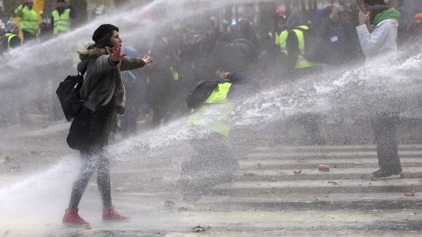 Gilet gialli:Di Maio,no a chi è per armi Gilet gialli:Di Maio,no a chi è per armi