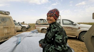 Bétaillères, fervents chrétiens: scènes improbables près du front anti-EI en Syrie