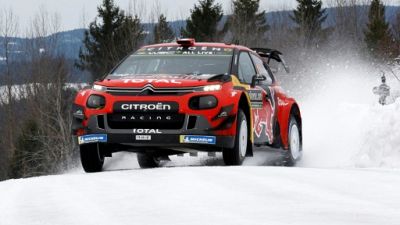 Rallye de Suède: Ogier abandonne après une sortie de route