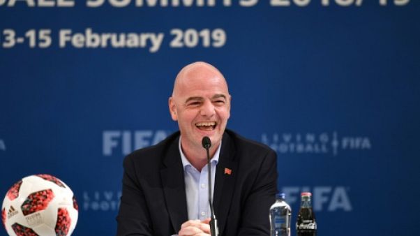Mondial-2022 à 48 équipes ? Infantino "optimiste", même si ce n'est "pas facile" Mondial-2022 à 48 équipes ? Infantino "optimiste", même si ce n'est "pas facile"