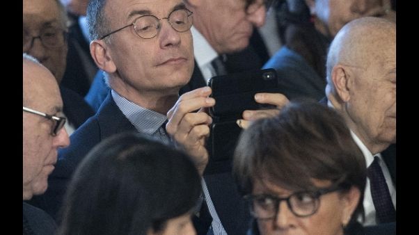 E. Letta scherza su libro di Renzi E. Letta scherza su libro di Renzi