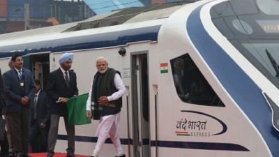 Le train le plus rapide de l'Inde heurte une vache, à peine inauguré