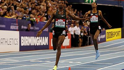 الإثيوبي تيفيرا يحطم الرقم العالمي لسباق 1500 متر داخل القاعات