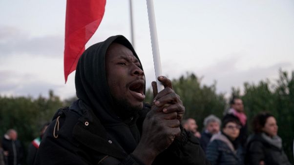 Migranti: multa salata per datori lavoro Migranti: multa salata per datori lavoro