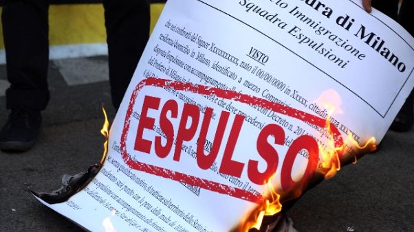 Corteo contro Dl Sicurezza, no incidenti Corteo contro Dl Sicurezza, no incidenti