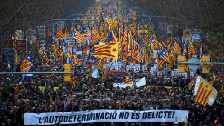 200.000 manifestants à Barcelone contre le procès des indépendantistes (police)
