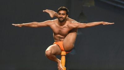En Inde, acrobaties aux premiers championnats du monde de mallakhamb