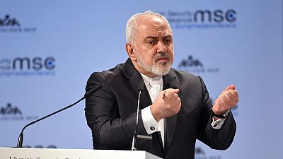 ظريف يتهم إسرائيل وأمريكا بالسعي لشن حرب