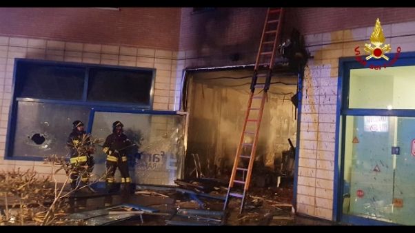 Incendi: a fuoco parafarmacia ad Ancona Incendi: a fuoco parafarmacia ad Ancona