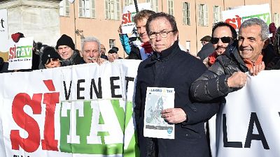 Giachino,111mila firme sì Tav,ora a Roma Giachino,111mila firme sì Tav,ora a Roma