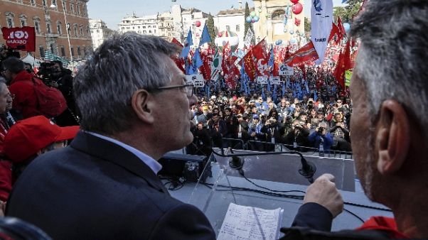 Decretone: sindacati, attacco a libertà Decretone: sindacati, attacco a libertà