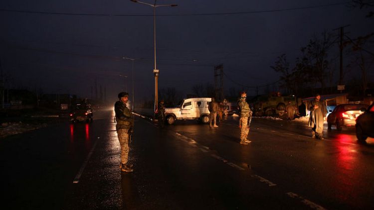 الهند تحتجز 23 للاشتباه بصلتهم بجماعة متهمة بهجوم دموي في كشمير