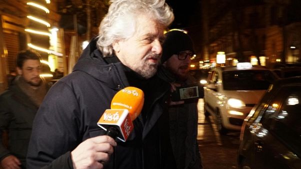 Grillo: era battuta, fiducia a Di Maio Grillo: era battuta, fiducia a Di Maio