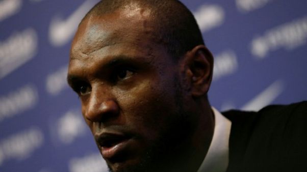 Ligue des champions: Abidal, ex-Lyonnais, dirigeant barcelonais et symbole tourmenté Ligue des champions: Abidal, ex-Lyonnais, dirigeant barcelonais et symbole tourmenté