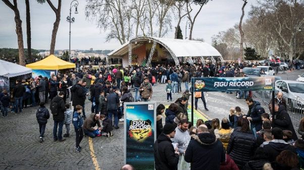 'Panini Tour',figurine invadono 30 città 'Panini Tour',figurine invadono 30 città