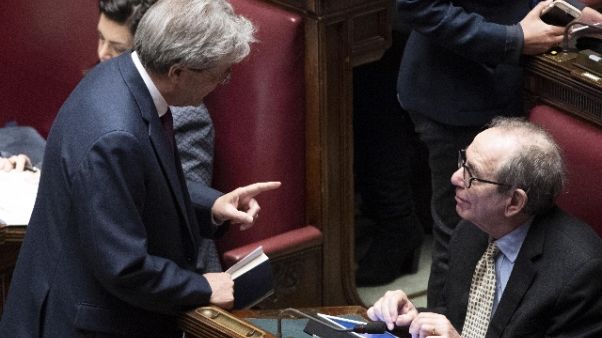 Ue: Padoan, Italia si è isolata Ue: Padoan, Italia si è isolata