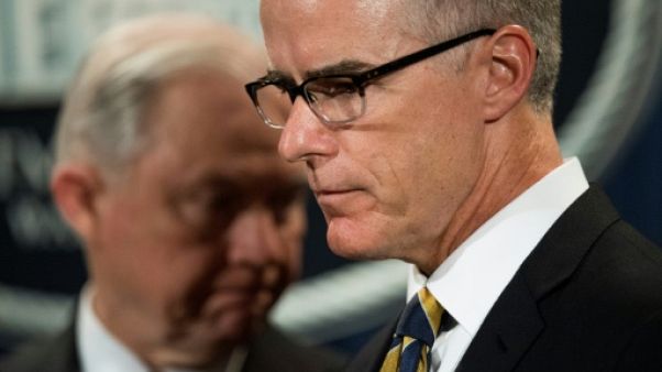 Trump s'insurge d'une possible tentative "illégale" de l'écarter du pouvoir Trump s'insurge d'une possible tentative "illégale" de l'écarter du pouvoir