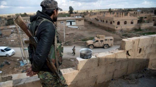 Seringues et explosifs: les traces de l'EI dans un ancien hôpital en Syrie Seringues et explosifs: les traces de l'EI dans un ancien hôpital en Syrie