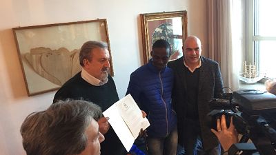 Nigeriano sventa rapina, premiato Nigeriano sventa rapina, premiato