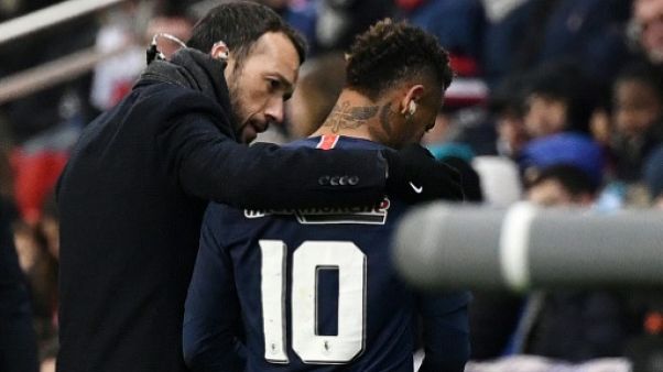 Neymar a "pleuré pendant deux jours" après sa nouvelle blessure Neymar a "pleuré pendant deux jours" après sa nouvelle blessure
