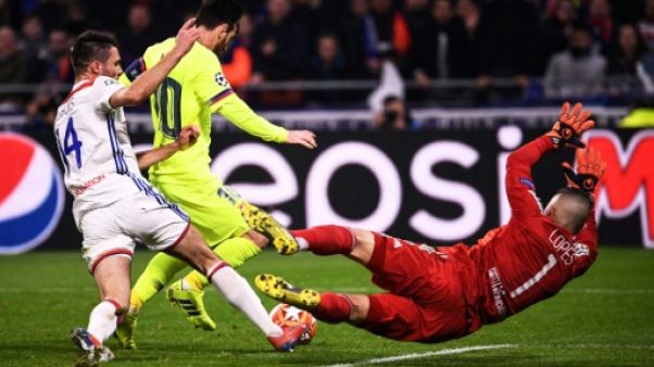 Ligue des champions: Lyon tient tête à l'ogre Barcelone et préserve ses chances Ligue des champions: Lyon tient tête à l'ogre Barcelone et préserve ses chances
