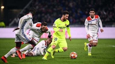 Ligue des Champions: Messi pris dans la nasse