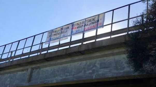 Striscione contro Salvini a Carbonia Striscione contro Salvini a Carbonia