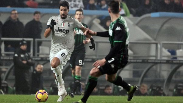 Juve: Khedira operato, torna tra un mese Juve: Khedira operato, torna tra un mese