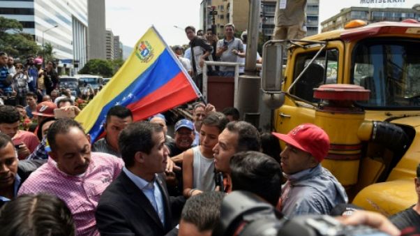 Venezuela: Guaido part à la frontière colombienne pour faire entrer l'aide humanitaire Venezuela: Guaido part à la frontière colombienne pour faire entrer l'aide humanitaire