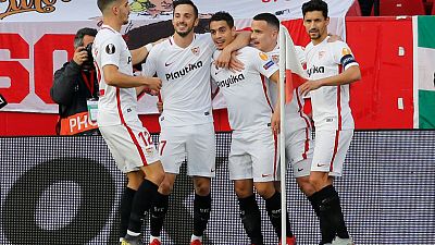 أشبيلية يتجاوز لاتسيو في الدوري الأوروبي بعد طرد لاعب من كل فريق أشبيلية يتجاوز لاتسيو في الدوري الأوروبي بعد طرد لاعب من كل فريق