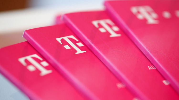 Deutsche Telekom sees 3 percent growth in core 2019 earnings