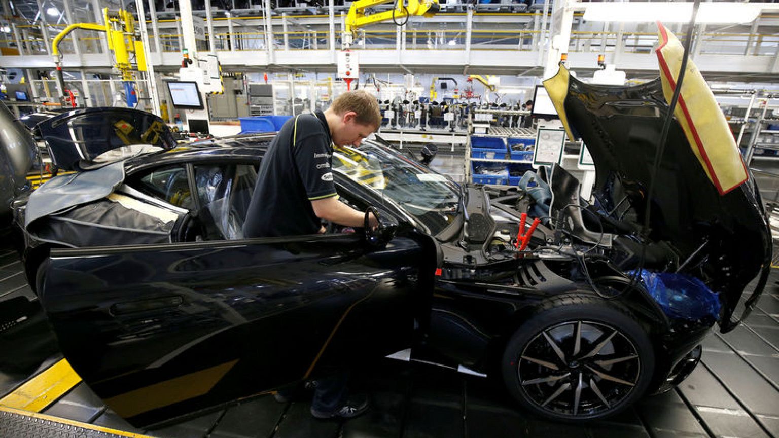 Remain or leave? Carmakers confront hard Brexit choices