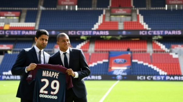 Sponsor maillot: le Paris SG loge chez Accor et dope ses revenus commerciaux Sponsor maillot: le Paris SG loge chez Accor et dope ses revenus commerciaux