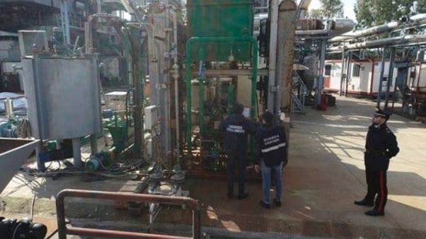 Energia da rifiuti cancerogeni,sequestro Energia da rifiuti cancerogeni,sequestro