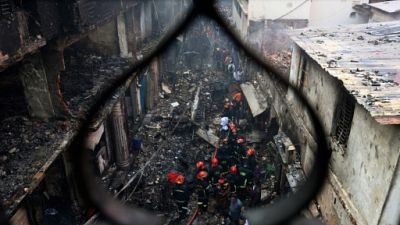 Explosions et boules de feu: dans l'enfer de l'incendie au Bangladesh