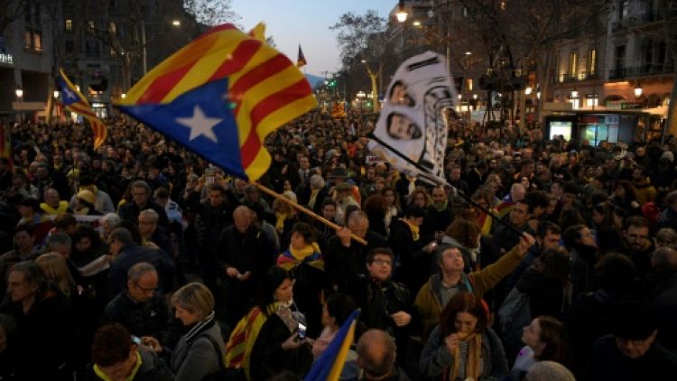 Catalogne: grève et routes coupées contre le procès des indépendantistes