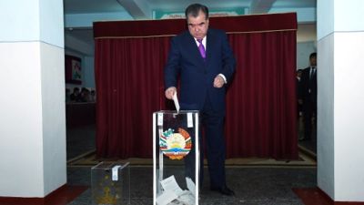 Tadjikistan : le président demande que l'on cesse de chanter ses louanges
