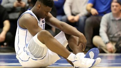 Zion Williamson après sa blessure sur le parquet de Duke le 20 février 2019