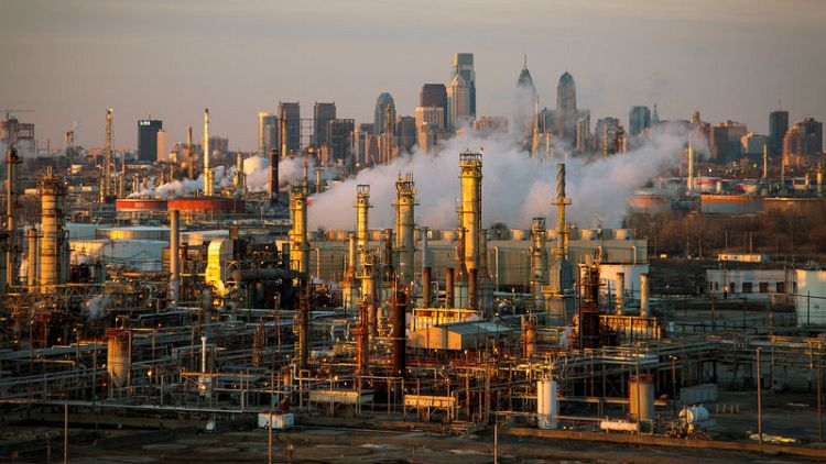 إدارة معلومات الطاقة: مخزونات النفط في أمريكا ترتفع 3.7 مليون برميل الأسبوع الماضي