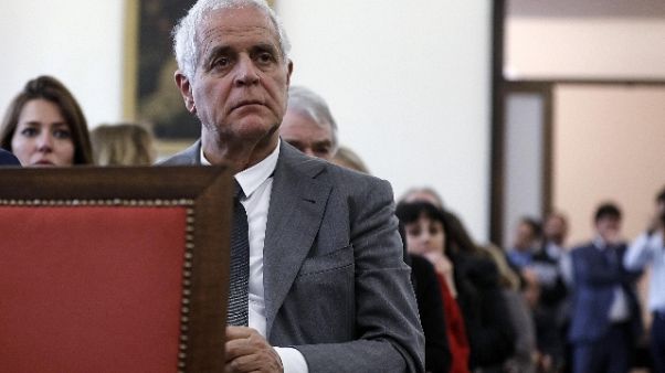 Cassazione, 5 anni e 10 mesi a Formigoni Cassazione, 5 anni e 10 mesi a Formigoni