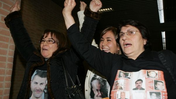 Sorella vittima Thyssen, ci fanno morire Sorella vittima Thyssen, ci fanno morire