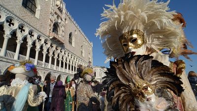 Venezia, stop ai coriandoli di plastica
